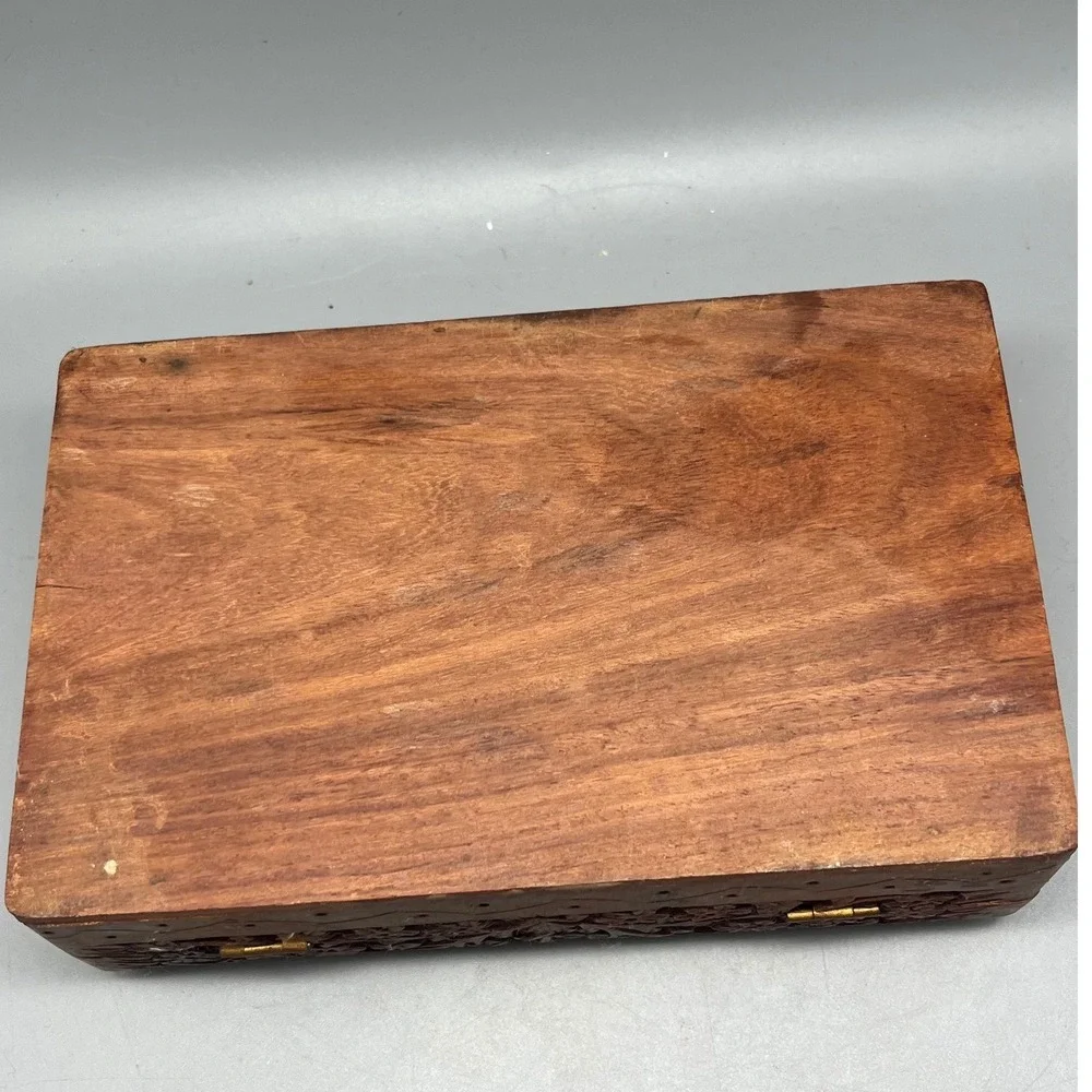 Vintage‎ Handmade Carved Floral Design Wooden Jewelry Box Red lining